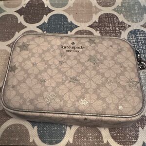 Kate Spade Flower star toss mini camera bag crossbody.